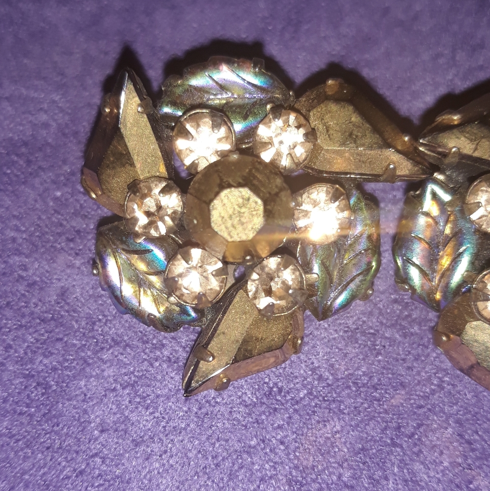EARRINGS.. CLIP-ONS - Picture 3 of 6
